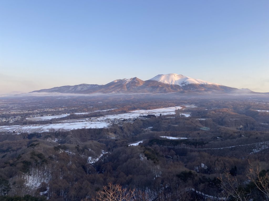 早朝、浅間山の様子