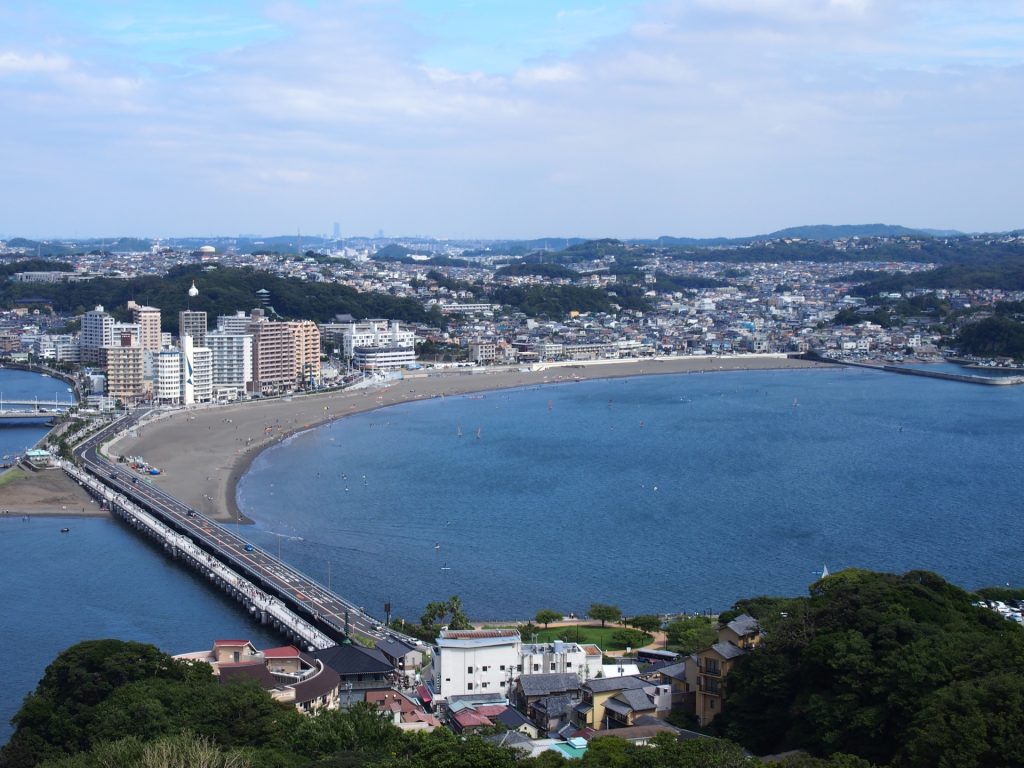 江の島から湘南の海の様子