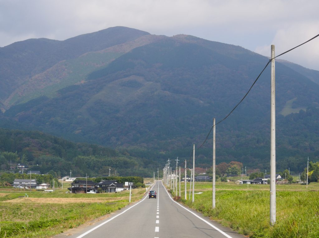 那岐山を背景の様子