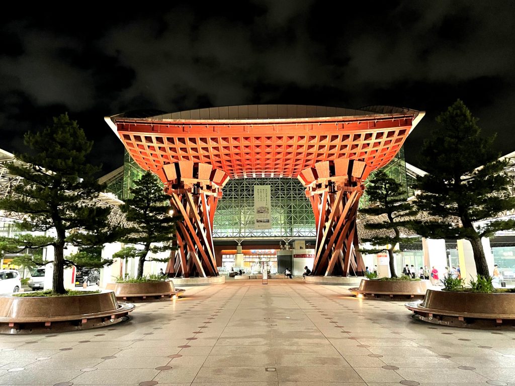 石川県■金沢駅 (鼓門・もてなしドーム)の様子